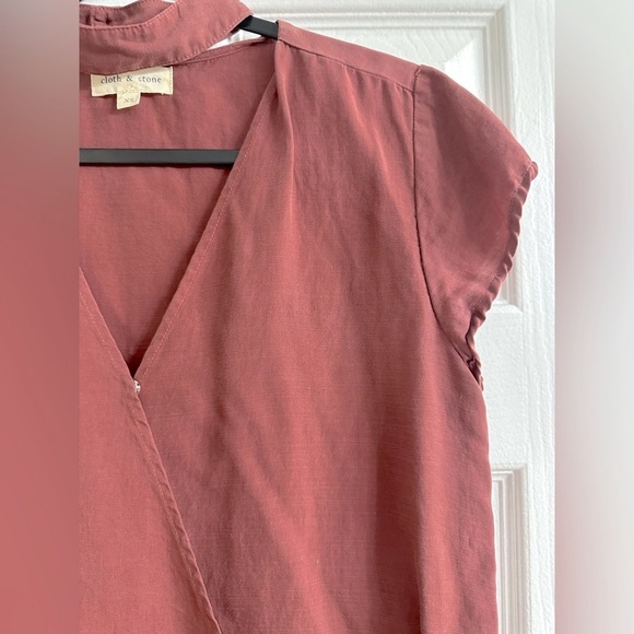 Cloth & Stone Wrap Top - Picture 3 of 6